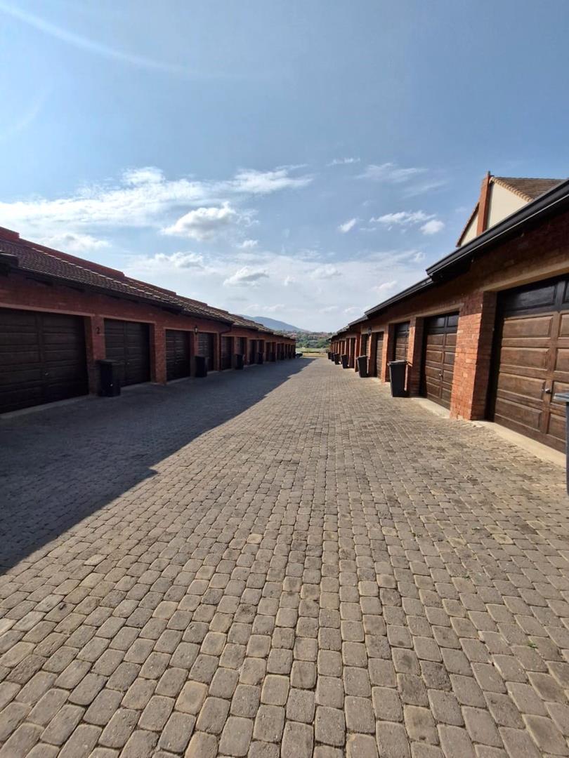 To Let 3 Bedroom Property for Rent in Meerhof North West